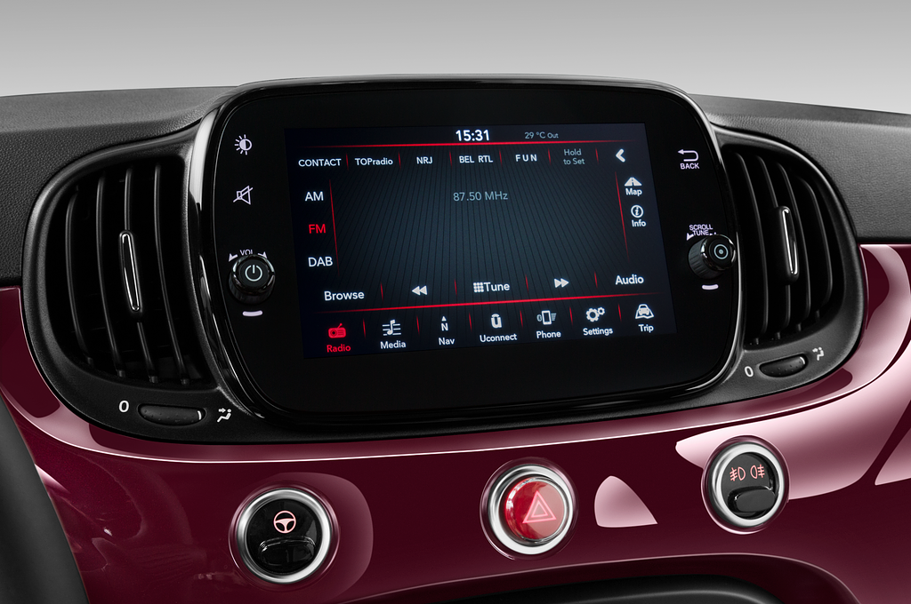 FIAT 500 (Baujahr 2022) Dolcevita 3 Türen Radio und Infotainmentsystem