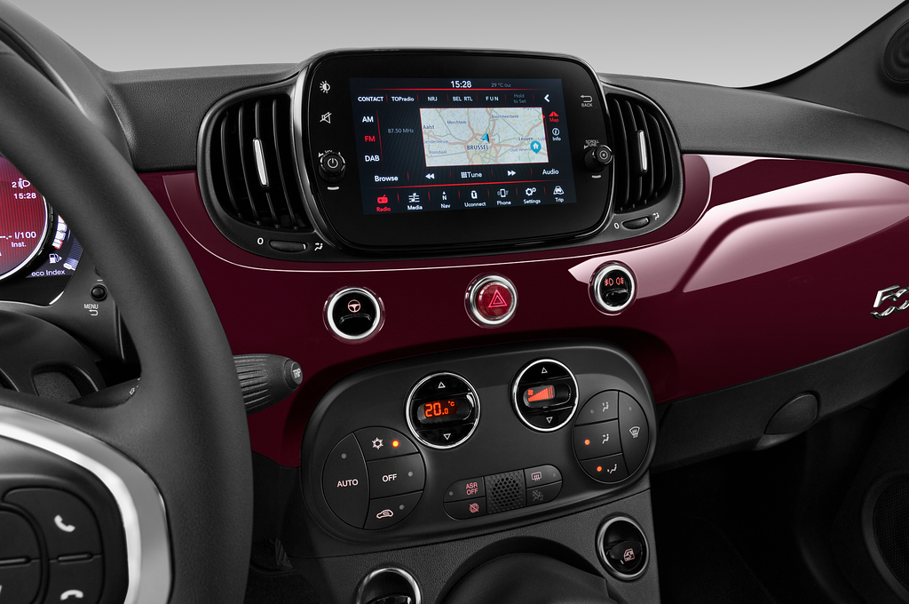 FIAT 500 (Baujahr 2022) Dolcevita 3 Türen Mittelkonsole