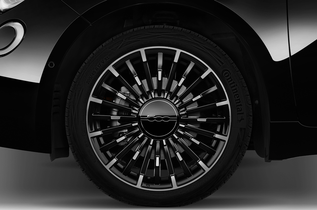 FIAT 500 e 3+1 (Baujahr 2022) Icon 4 Türen Reifen und Felge
