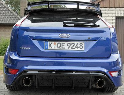 Ford Focus RS - Zwei mächtige Endrohre kennzeichnen dieses Sportgerät.