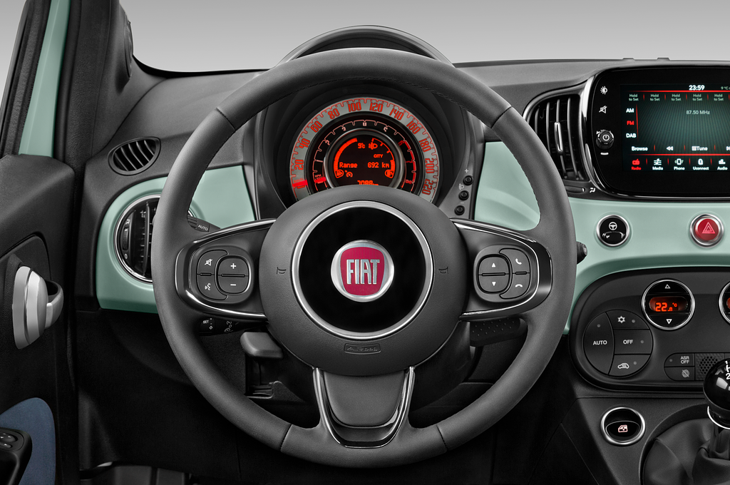 FIAT 500 Hybrid (Baujahr 2023) Base 3 Türen Lenkrad