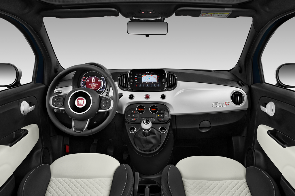FIAT 500C HYBRID (Baujahr 2020) Star 2 Türen Cockpit und Innenraum
