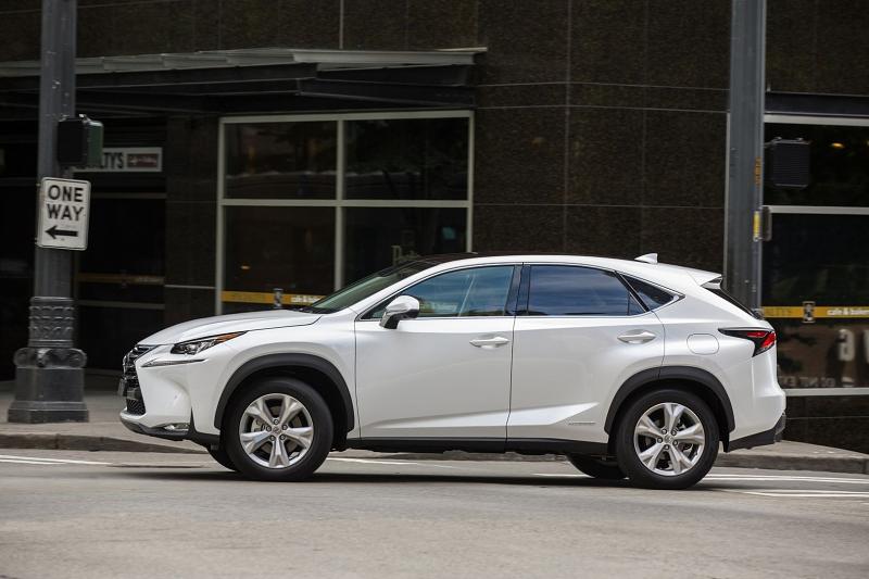 Der Lexus NX 300h ist 4,63 Meter lang,...