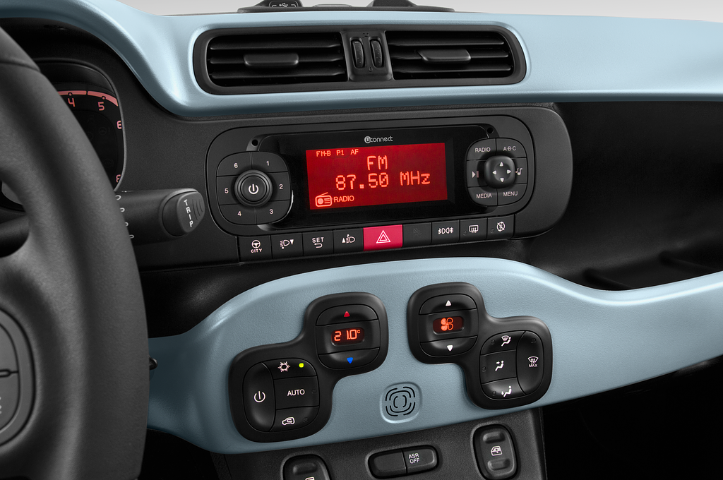 FIAT Panda (Baujahr 2020) Cross 5 Türen Mittelkonsole