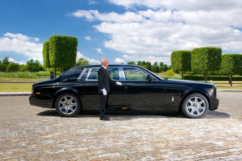 Rolls-Royce-Chauffeur