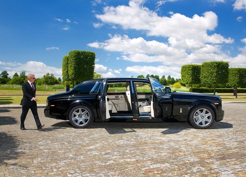 Rolls-Royce-Chauffeur