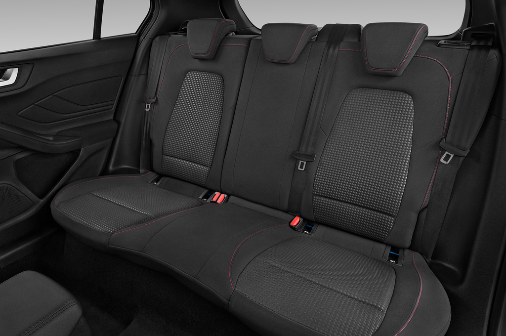 Ford Focus (Baujahr 2022) ST-Line 5 Türen Rücksitze