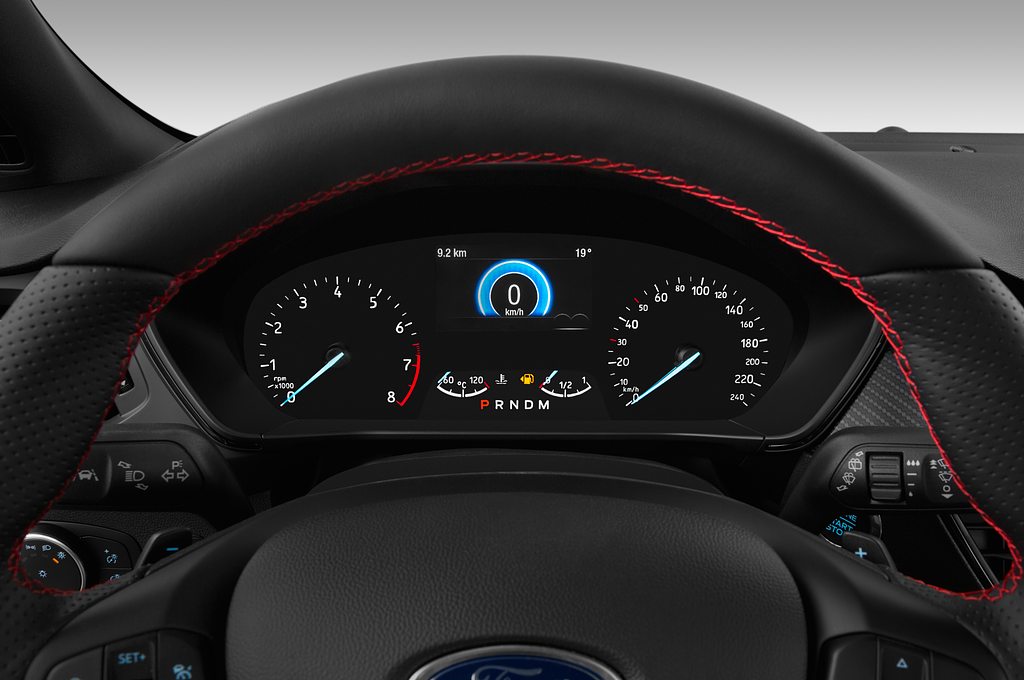 Ford Focus Turnier (Baujahr 2023) ST-Line 5 Türen Tacho und Fahrerinstrumente