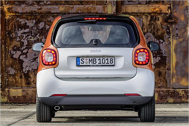 Neu beim Smart: Ein Fünfgang-Schaltgetriebe überträgt die Kraft des zunächst erhältlichen Einliter-Dreizylinders mit 71 PS