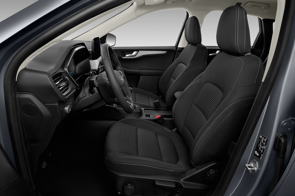 Ford Kuga (Baujahr 2020) Titanium 5 Türen Vordersitze