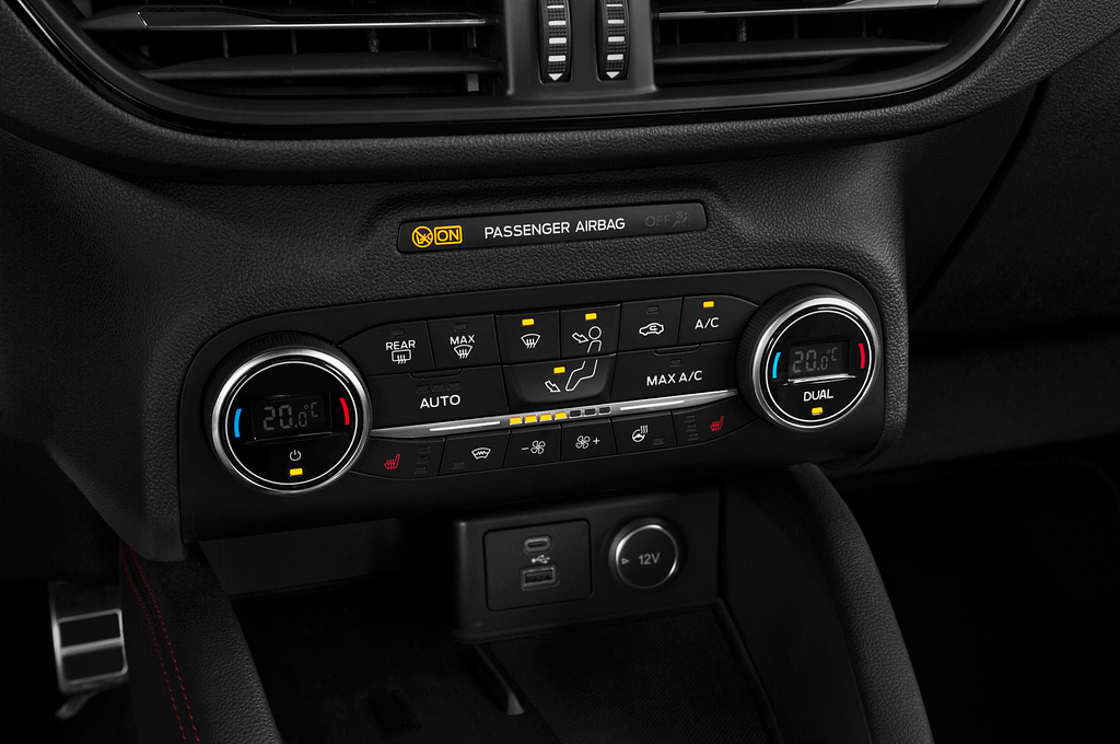 Ford Kuga (Baujahr 2020) ST-Line 5 Türen Temperatur und Klimaanlage