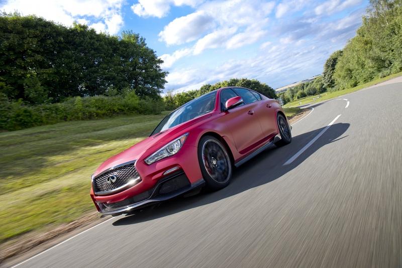 Infiniti Q50 Eau Rouge - mit 560 PS unterwegs