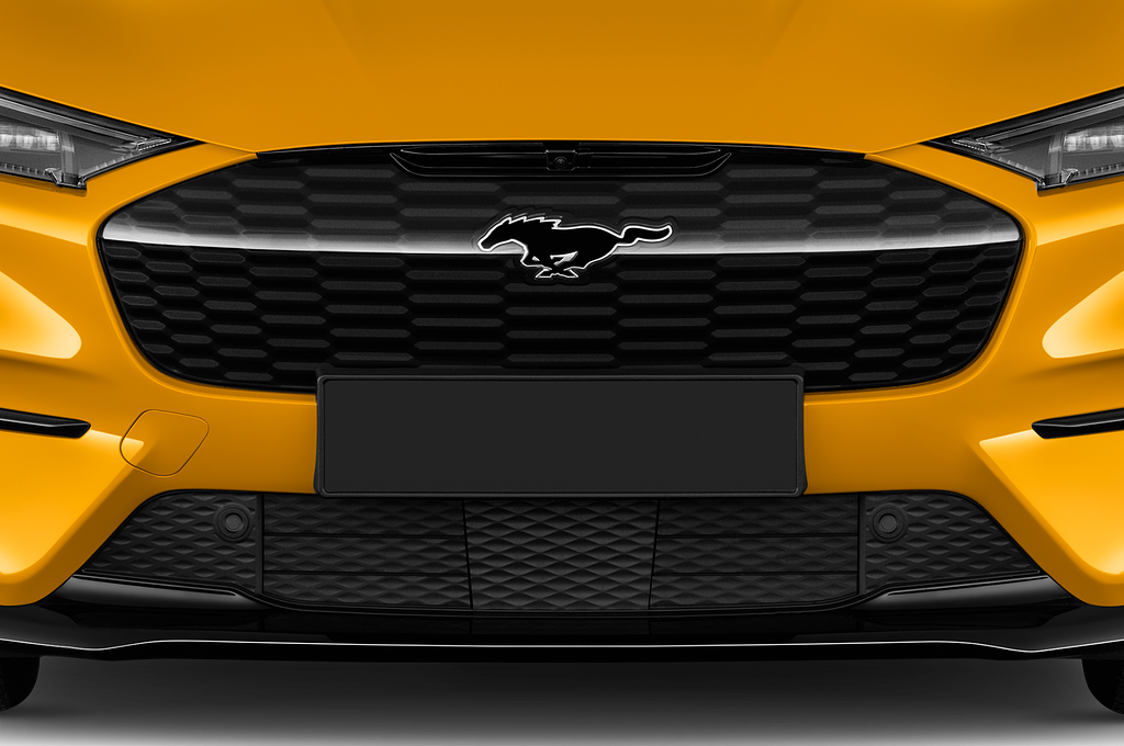 Ford Mustang Mach-E (Baujahr 2022) GT 5 Türen Kühlergrill und Scheinwerfer