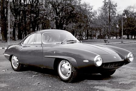 1957 schneidert Bertone Stardesigner Franco Scaglione die Karosserie für Alfa Romeos Giulietta Sprint Speziale.