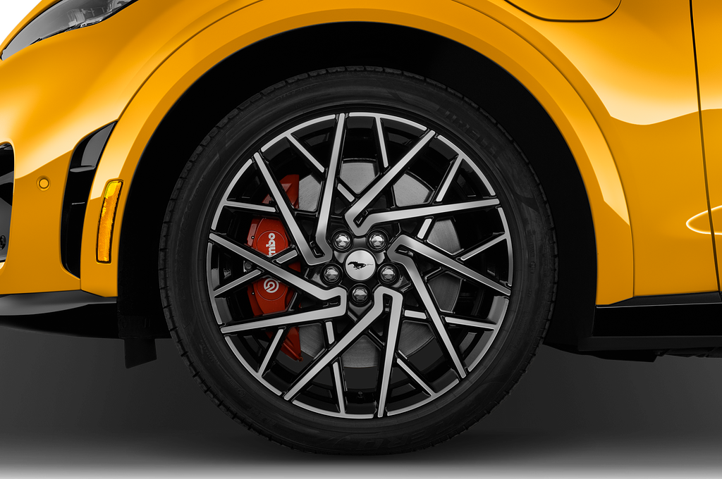 Ford Mustang Mach-E (Baujahr 2022) GT 5 Türen Reifen und Felge