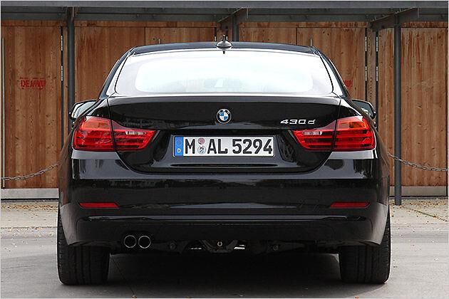 Von hinten wirkt das Gran Coupé etwas pummeliger als der Zweitürer