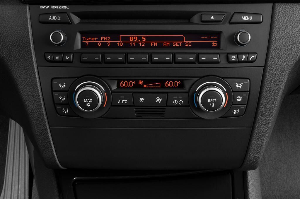 BMW 1 Series (Baujahr 2010) 135i 2 Türen Temperatur und Klimaanlage