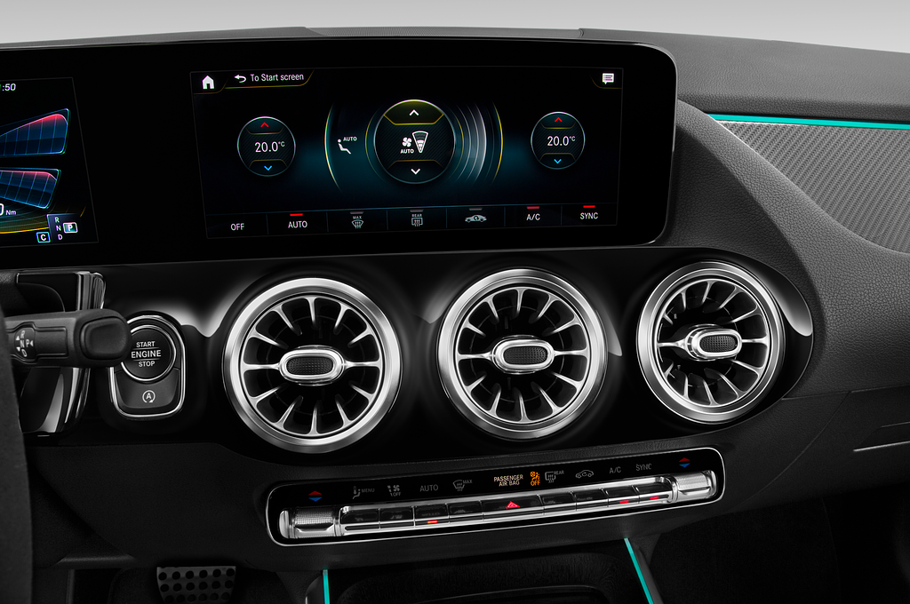 Mercedes GLA (Baujahr 2021) AMG 45 S 5 Türen Temperatur und Klimaanlage