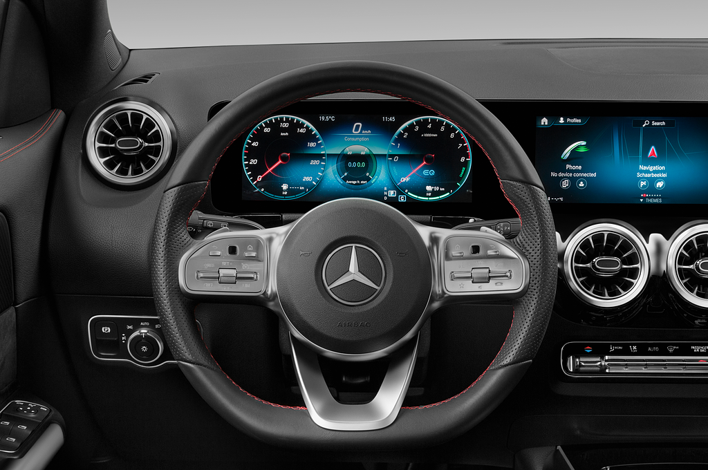 Mercedes GLA (Baujahr 2022) 250 e AMG-Line 5 Türen Lenkrad