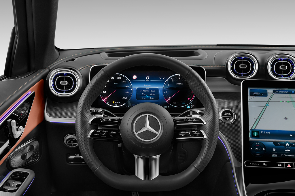 Mercedes GLC (Baujahr 2023) AMG Line 5 Türen Lenkrad