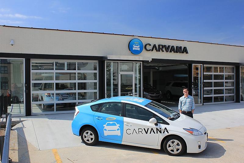 Bei Carvana gibt es Autos per Knopfdruck.