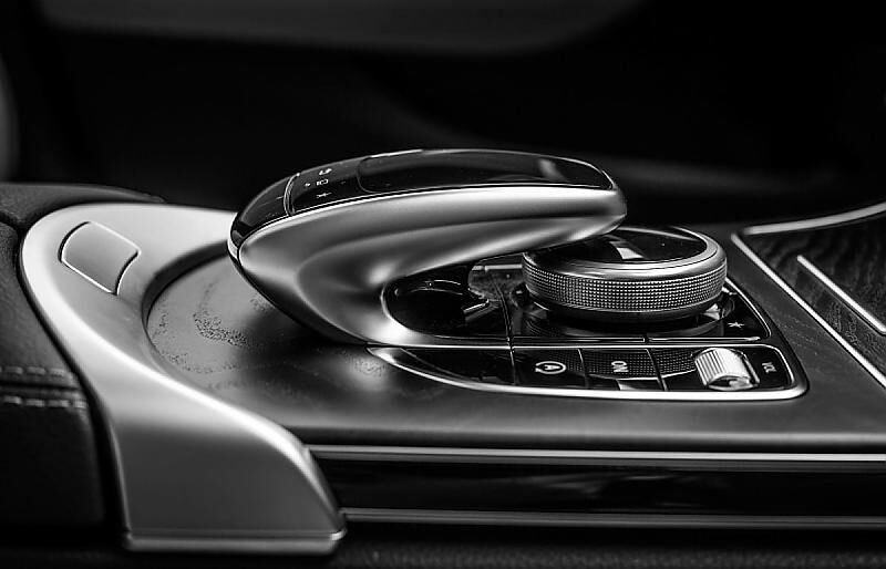 Mercedes C 260 L Chinaversion - das Touchpad zur Eingabe der zahlreichen Schriftzeichen