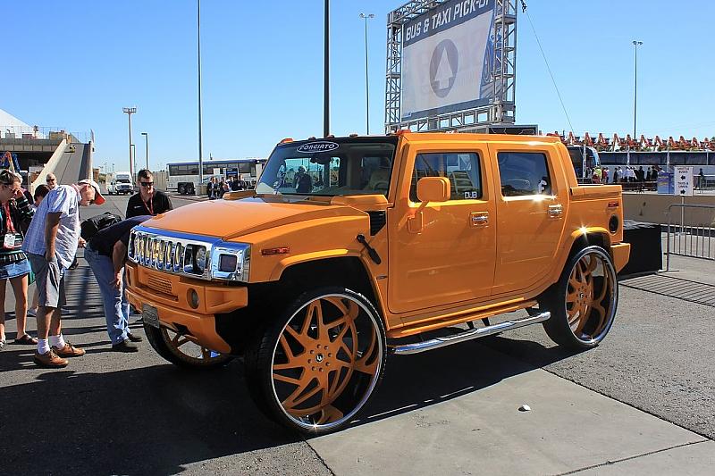Bei der Sema 2014 darf ein Hummer natürlich nicht fehlen.