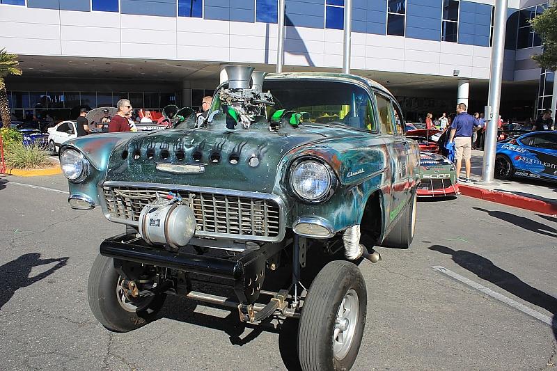 Ein Chevrolet mit scharfem Motor.