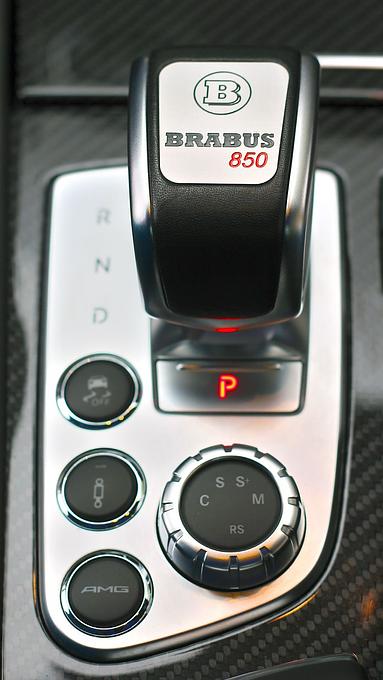 Die Siebengang-Automatik lässt sich per Schaltwippen entmündigen.