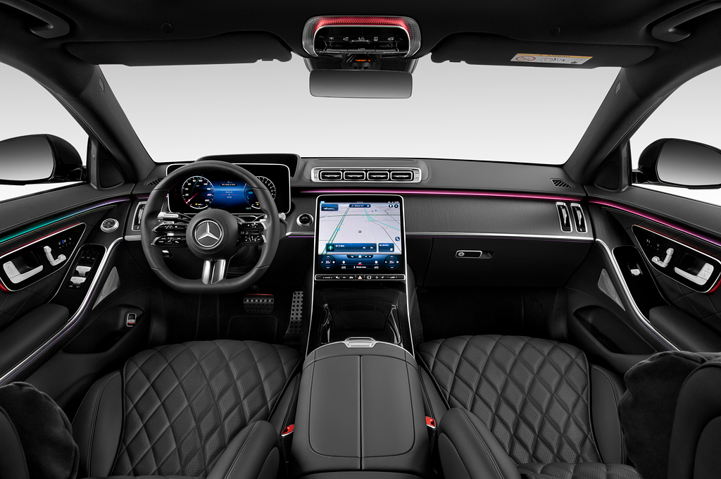 Mercedes S Class (Baujahr 2022) 580e AMG-Line 4 Türen Cockpit und Innenraum