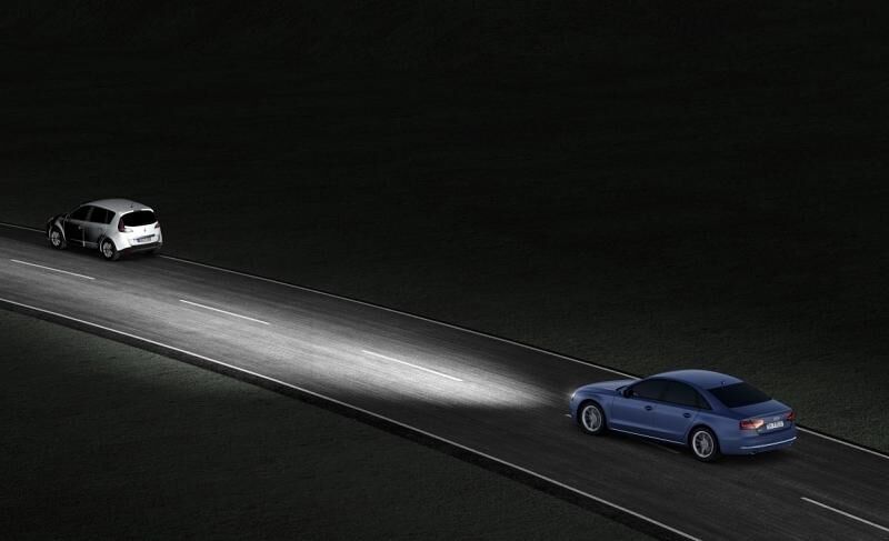 Audi A8 mit Matrix-LED-Scheinwerfer 2013
