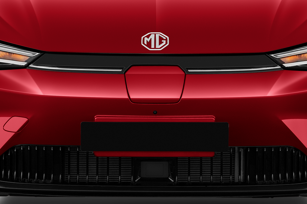 MG MG5 (Baujahr 2022) Luxury 5 Türen Kühlergrill und Scheinwerfer