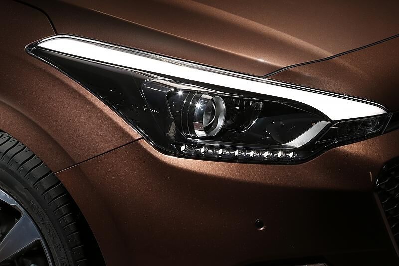 Zwecks Inspektion ruft Hyundai alle Benziner-Varianten des kleinen Fünftürers nach einem ersten Service nach 15.000 Kilometer nur noch alle 20.000 Kilometer oder einmal pro Jahr in die Werkstatt. Bei den Selbstzündern beträgt die Zeitspanne sogar nur alle 30.000 Kilometer oder einmal pro Jahr.