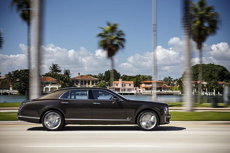Der Bentley Mulsanne Speed erreicht die 100-km/h-Marke nach 4,9 Sekunden