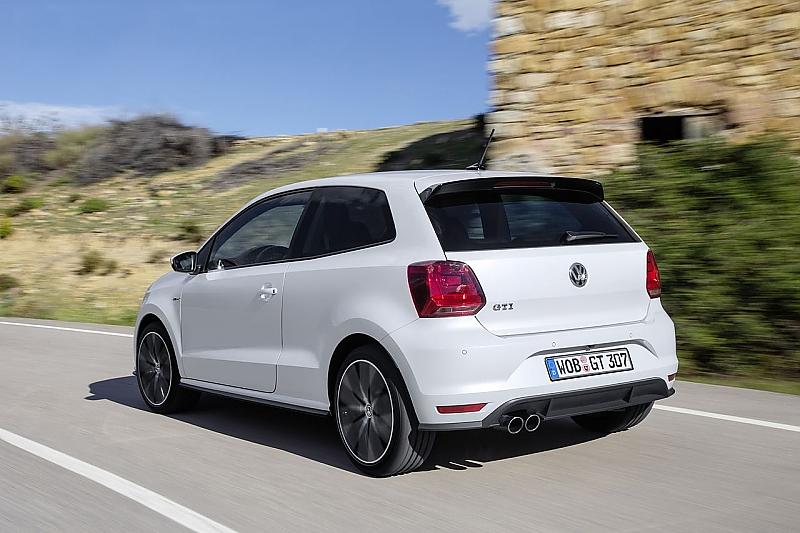 Das Doppel-Auspuff verrät den potenten VW Polo