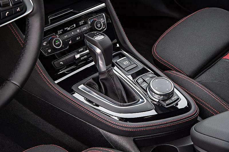 Das iDrive-Bedienkozept funktioniert auch beim Active Tourer klasse
