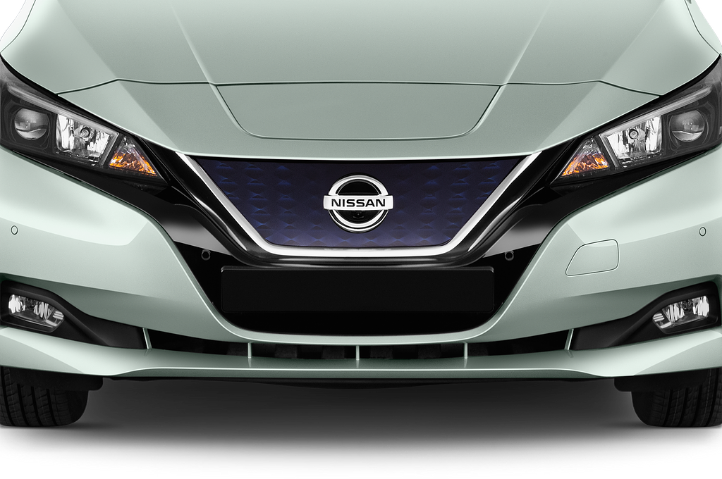 Nissan Leaf (Baujahr 2018) N Connecta 5 Türen Kühlergrill und Scheinwerfer