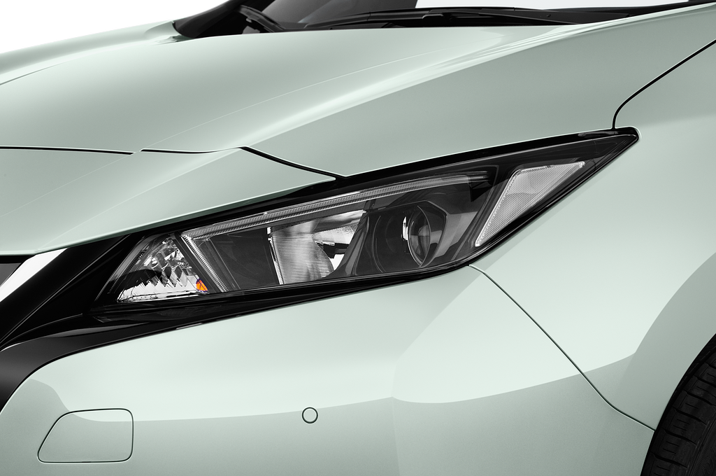 Nissan Leaf (Baujahr 2018) N Connecta 5 Türen Scheinwerfer