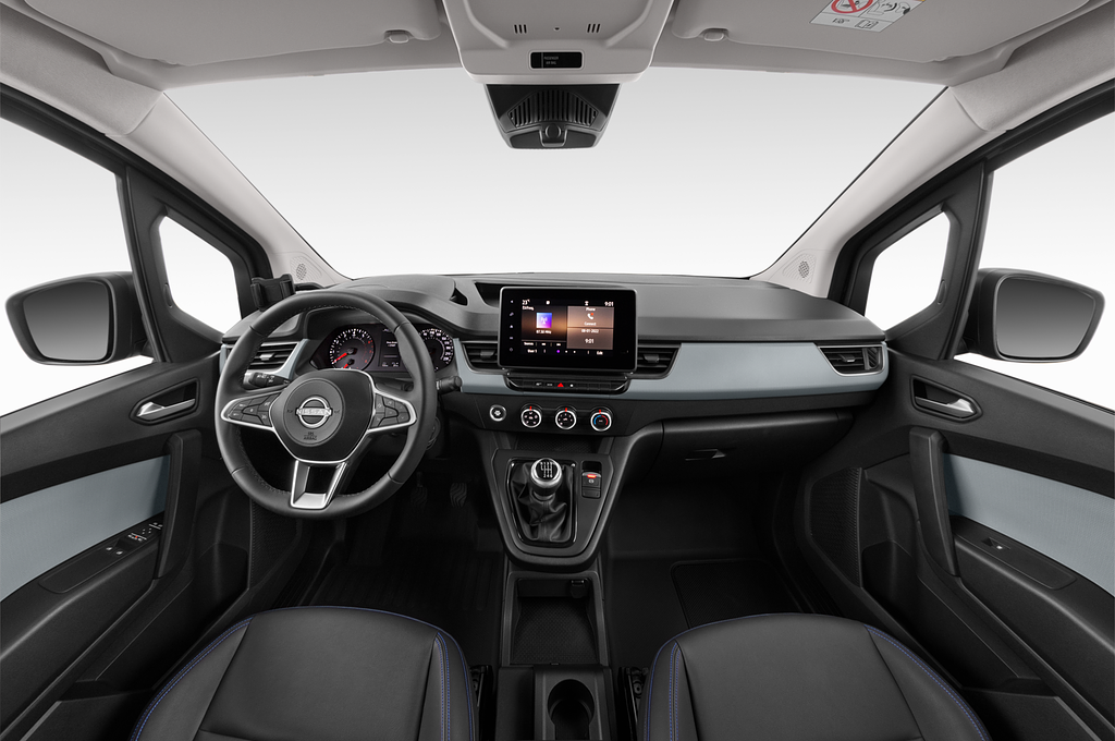 Nissan Townstar (Baujahr 2022) N-Connecta 5 Türen Cockpit und Innenraum