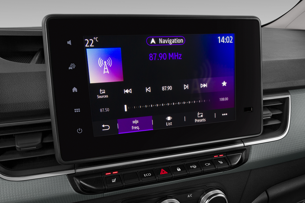 Nissan Townstar Electric (Baujahr 2023) EV Tekna 4 Türen Radio und Infotainmentsystem