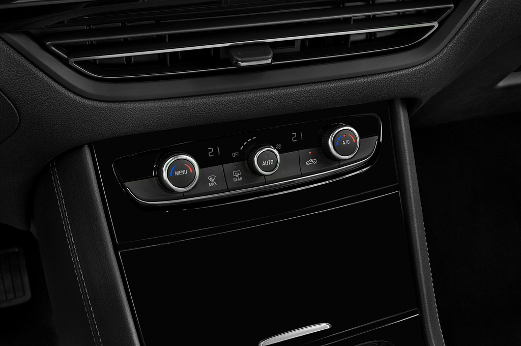 Opel Grandland (Baujahr 2022) Ultimate 5 Türen Temperatur und Klimaanlage