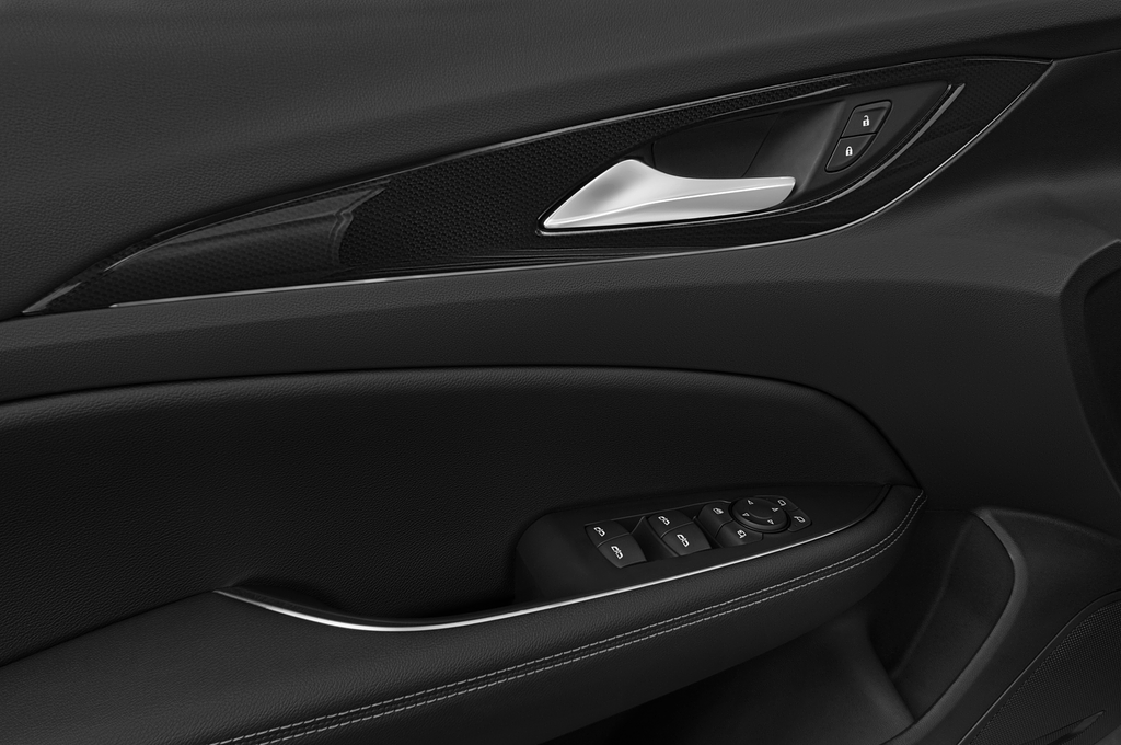Opel Insignia Grand Sport (Baujahr 2021) Ultimate 4 Türen Bedienungselemente Tür