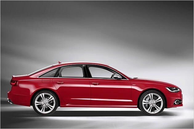 ... der S6 als Limousine und ...