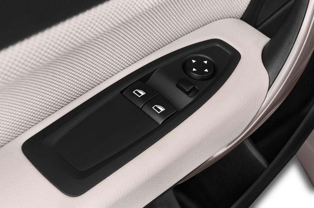 BMW 2 Series (Baujahr 2014) 220d Coupe 2 Türen Bedienungselemente Tür