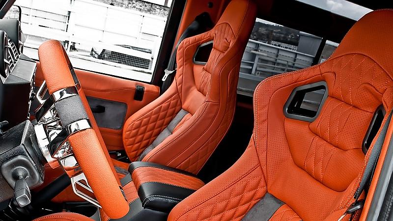Die Schalensitze des Wildcat Defender V8 DKR sind bequem