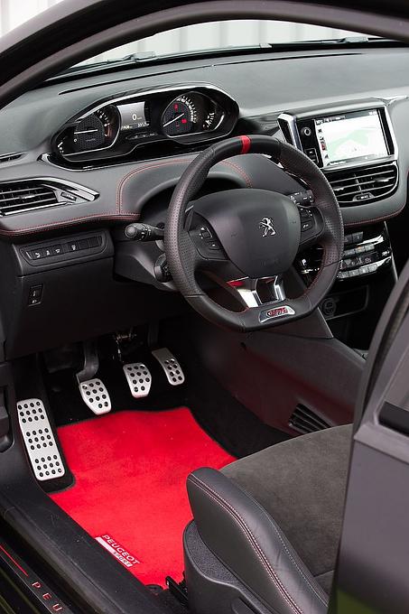 Rennsport auf den ersten Blick: der Peugeot 208 GTi 30th.