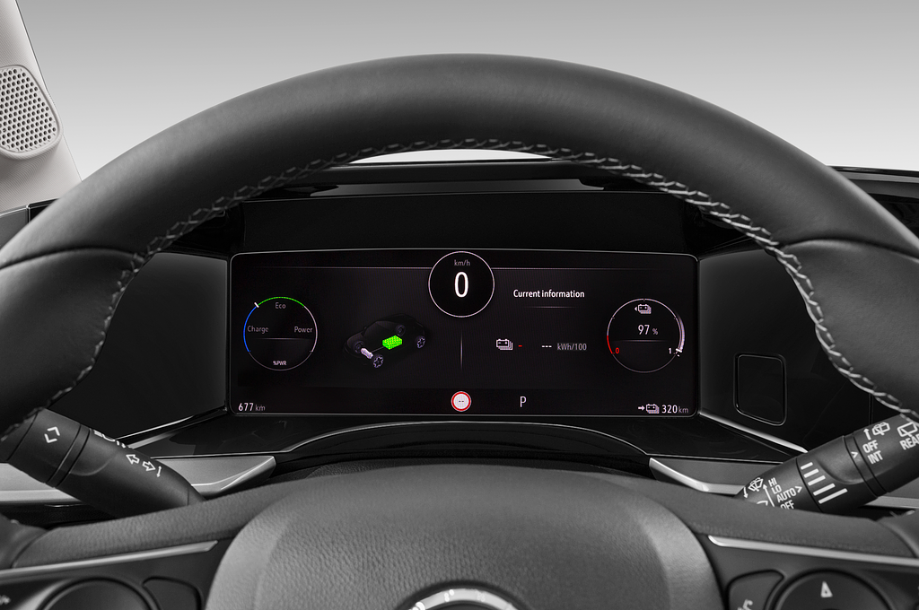Opel Mokka Electric (Baujahr 2023) Elegance 5 Türen Tacho und Fahrerinstrumente