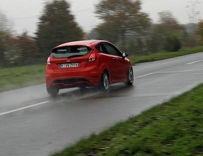 Der Ford Fiesta ST bietet Porsche-Feeling für den kleinen Geldbeutel.