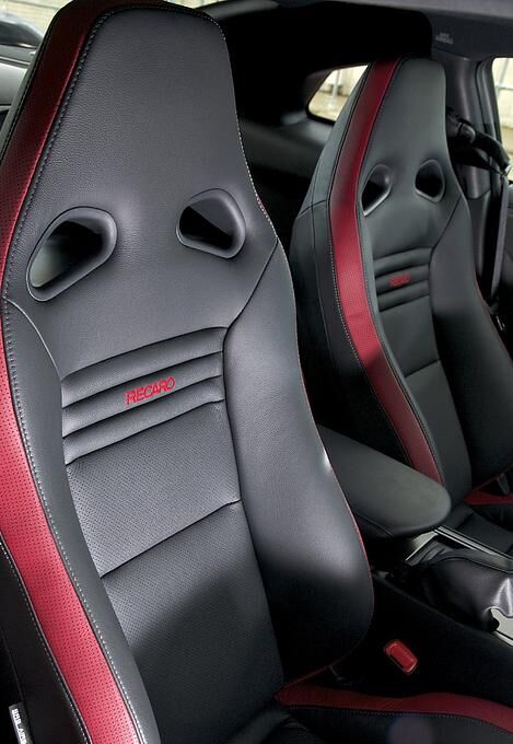 Nissan GT-R - die Sportsitze des Japaners