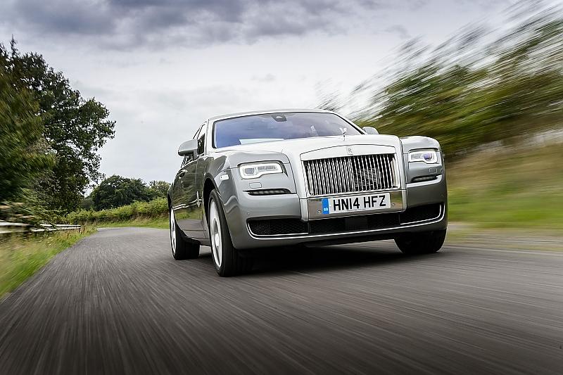 Der Rolls-Royce Ghost II braucht 4,9 Sekunden bis Tempo 100.